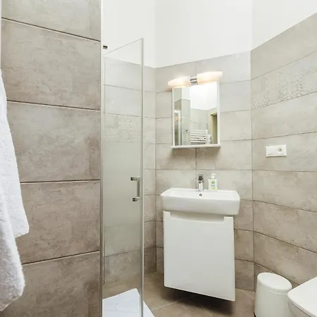 Apartmanovy Dom Grand - Contactless Check In Тренчианске-Теплице